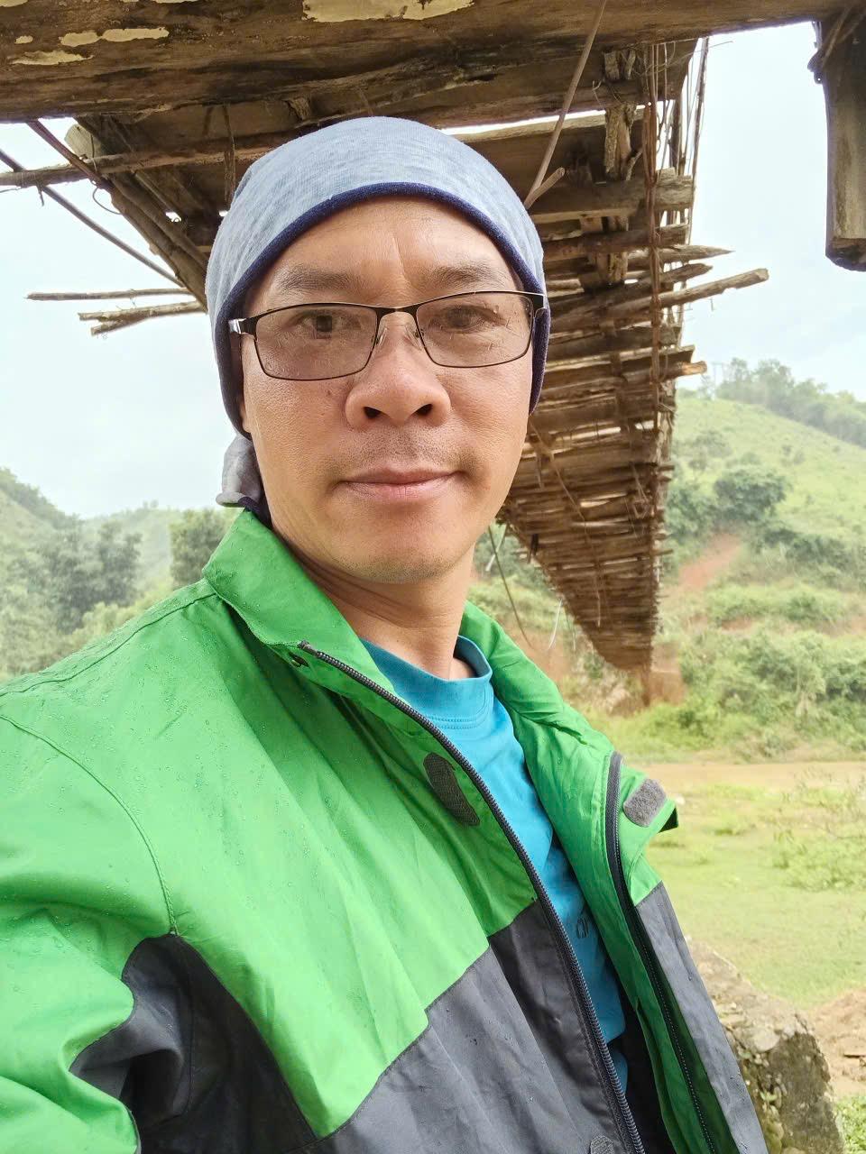 Mr. Quang, Easy Rider guide